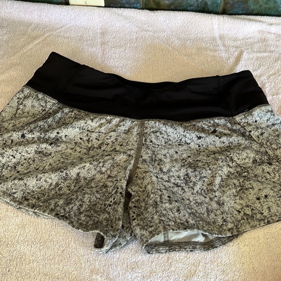 lululemon shorts - Picture 4 of 4